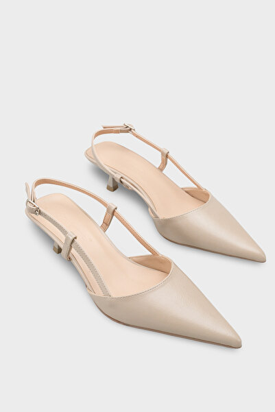 Capone Outfitters Γυναικεία παπούτσια Vitoria με μυτερή μύτη, μεσαίο τακούνι ...