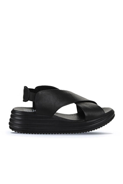 Bueno Shoes صندل نسائي بكعب عريض من الجلد باللون الأسود 01wy5703