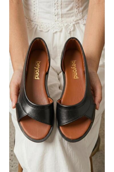 Beyond Women's Black Open-Front Leather Sandals 1cm Byndpwr03