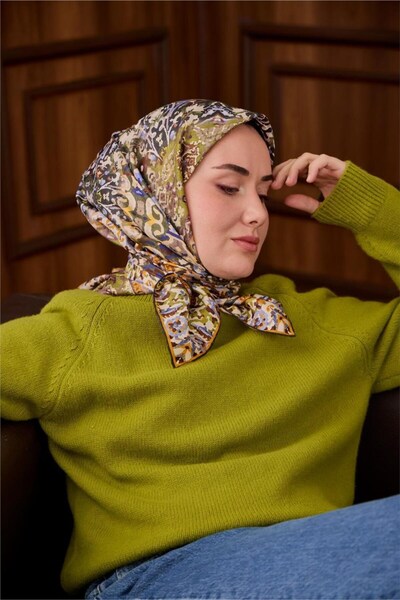 Silk Home وشاح حريري من التويل باللون الأخضر الفستقي والبرتقالي مع نمط مميز و...