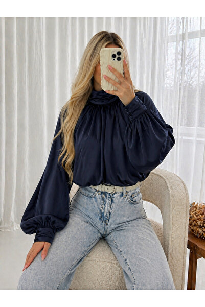 Ekim Store Σατέν μπλούζα με πλισέ μανίκια νυχτερίδας