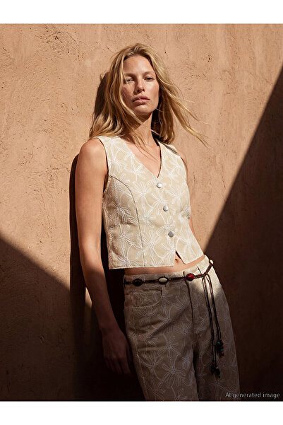 LC Waikiki Nevavm V-Neck Embroidered Women's Jean Vest with a Difference