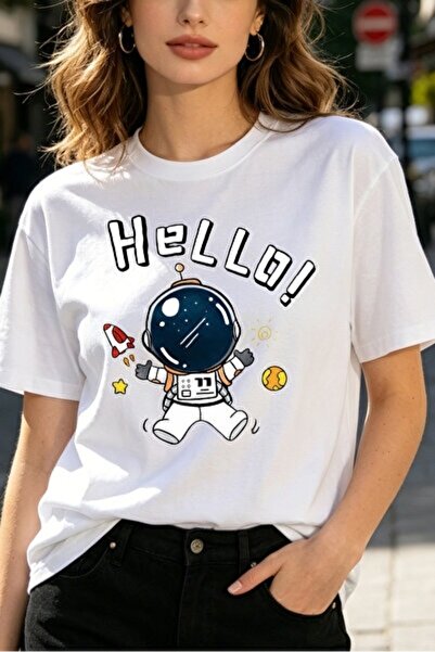 Chic Bloom تي شيرت نسائي بتصميم رائد فضاء وعبارة "Hello Astronaut"، طباعة كاج...