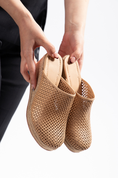 Elile Shoes شبشب سابو من الجلد الطبيعي، متوفر بمقاسات 33-34-35 حتى 41-42-43-4...