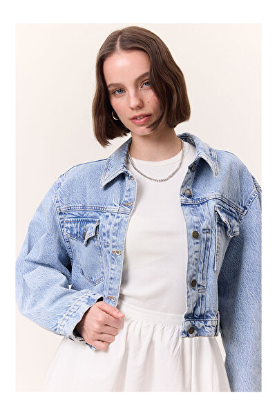 LC Waikiki Nevavm Short Denim Jacket with Pockets in Light Blue