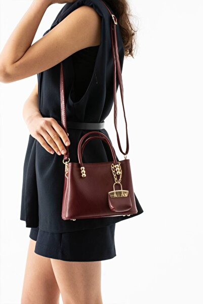 WİKİDAYS.S MODA TRENDİ Small Handbag with Gold Chain Detail - Stylish and Com...