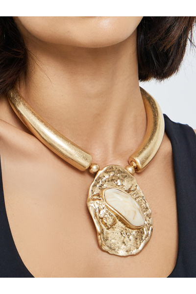 Styli Golden Statement Choker Necklace