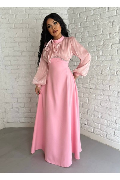 moneta boutique Rochie de seară cu guler Juliet și cu pietre aplicate piese, ...