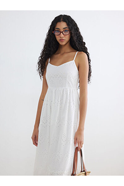 LC Waikiki Rmz Gi̇yi̇m Farkiyla Brode Dress with Drawstring Waist and Waist Belt