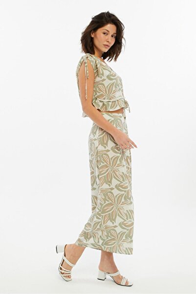 Select Moda Women's V-Neck Suit with Shoulder and Waist Tie Detail