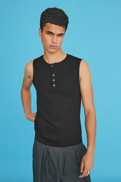 Bershka Worker slim fit düğmeli yaka t-shirt