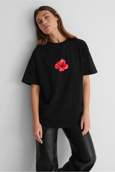 Hira Clothing Oversize pamučna majica sa ružinim printom u stilu čiste devojke