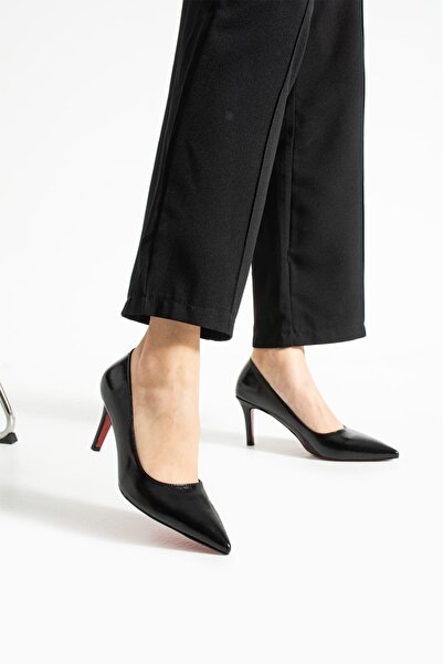 TrendWalk Black Wrinkled Pointed Toe Classic Women's Stiletto Shoes 7cm Heel