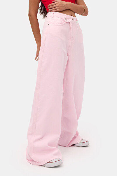 it's basic Women's Light Pink 6S6-98 Mega Baggy Fit Belt Detailed Denim Jeans