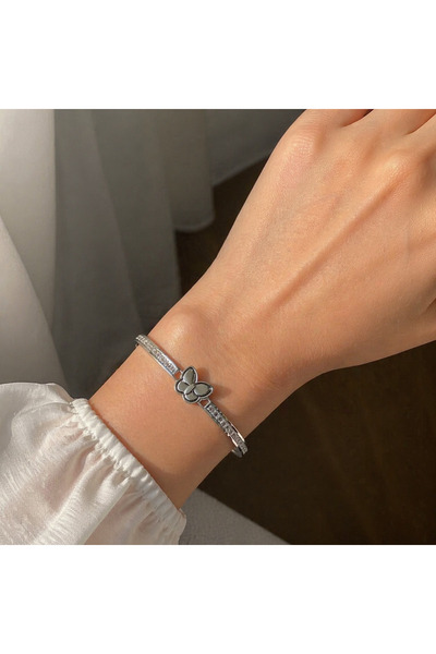 VELVIA Elegant Butterfly Design Bracelet with Shiny Rhinestones
