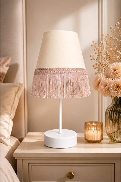 VENON Lünessa | |   White Foot | |   Cream Hat | |   Pink Tassel > Modern Lam...