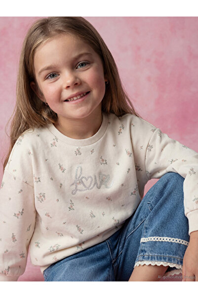LC Waikiki Nevavm Girl's Printed Sweatshirt with a Difference
