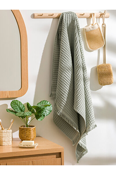 LC Waikiki Nevavm Farklı Renk Cotton Bath Towel 70X140 cm