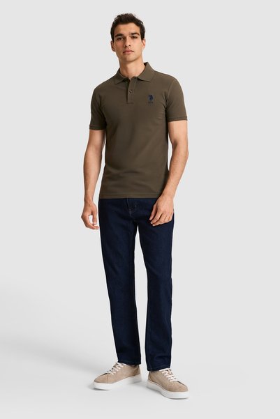U.S. Polo Assn. تيشيرت رجالي ذو قصة ضيقة وياقة بولو بلون كاكي داكن 50326920-VR111