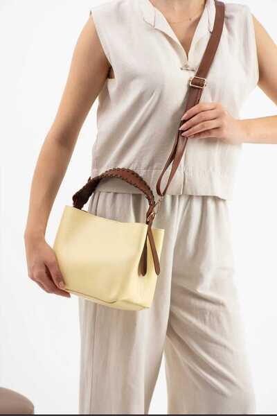 ÖZÜM ÇANTA Women's Shoulder Bag Yellow
