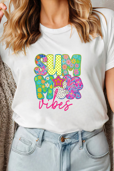 Sarah's Boutique Women's T-shirt – 100% cotton – Floral Vibes