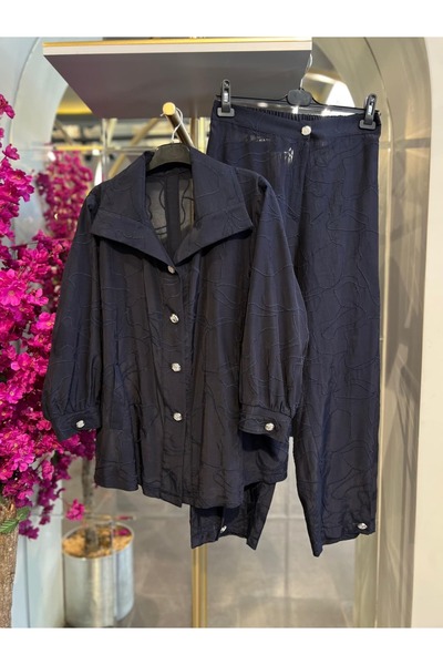 SERAP ESER EXCLUSIVE Style Elan - Button-Detail Navy Blue Patterned Suit