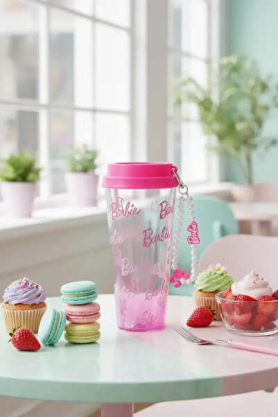Miniso زجاجة بلاستيكية مرخصة من باربي - تصميم مريح مع حامل خرز أنيق 640 مل