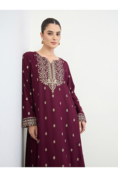 Amirah By Styli Burgundy Border Print Long Sleeve Jalabiya
