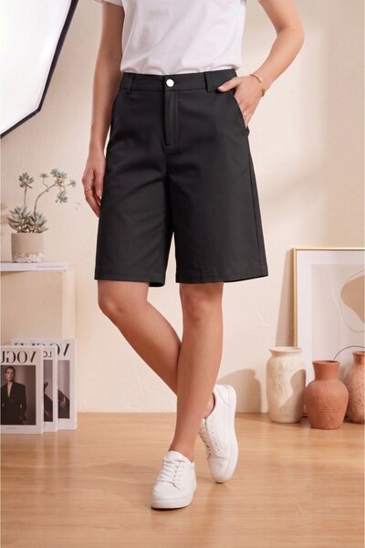 WKM Women's Relaxed Fit Chino Shorts