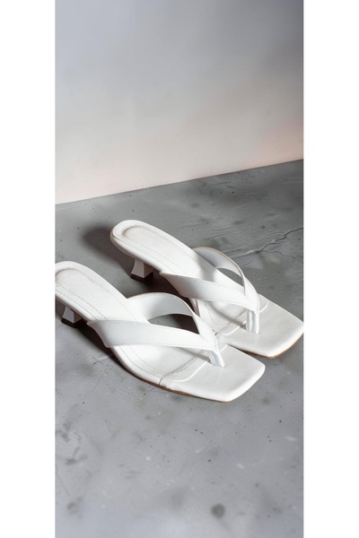 runa shoes Flip-Flop Style Blunt-Toe Heeled Slippers
