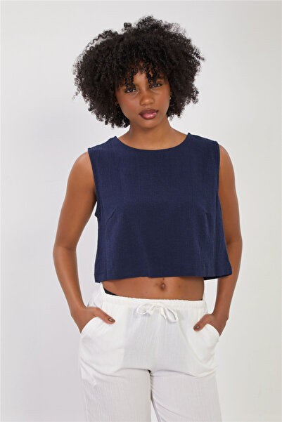 BARRELS AND OIL Women's Textured Zero-Sleeve Crop Blouse - Navy Blue