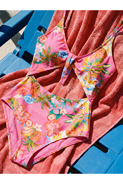 LC Waikiki Vizyon New Season V-Neck Women's Swimsuit with Removable Pads