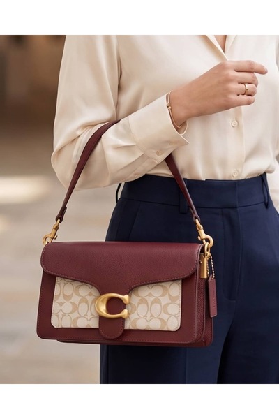 JİN BUTİK Bordo Deri Monogram Desenli Gold C Tokalı Çanta