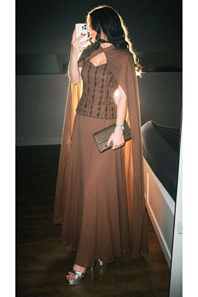 dalaa Anoud's dress