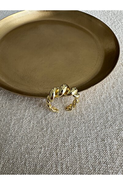 ringbox Gold Thin Curved Twist Ring