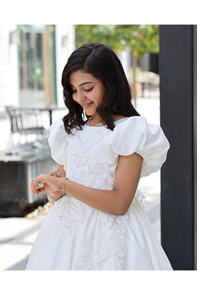 JO FASHION فستان ڤيولا: أناقة التطريز وفخامة الأكمام