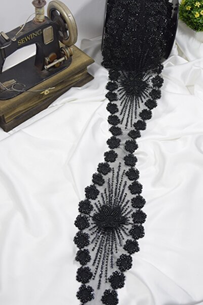 jasmina store Дантелена лента с мъниста и флорални мотиви върху тюл (1 метър)