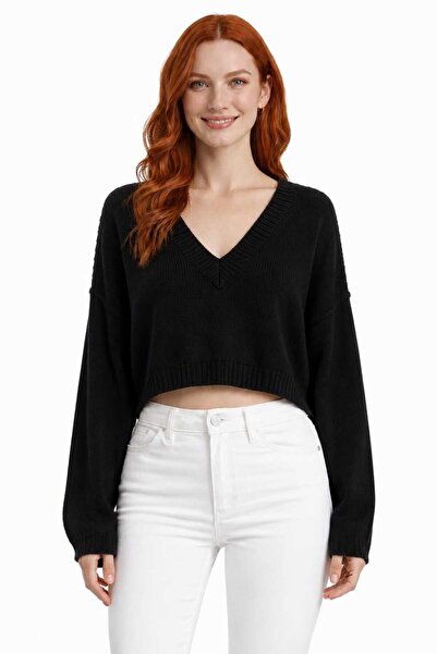 Neden Tekstil Black V-Neck Crop Knitwear Blouse