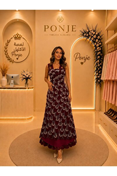 genric A Dress That Embodies Luxury with an Elegant Design