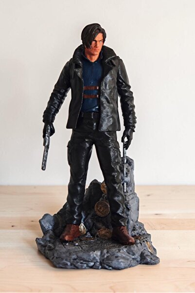 Star Figür Resident Evil Requiem - Leon S. Kennedy Figür
