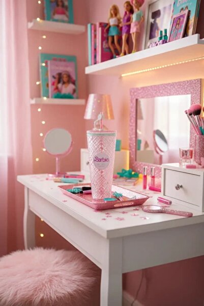 Barbie Lisanslı Pipetli Plastik Su Kabı – Sızdırmaz Kapaklı Günlük Matara 750 ml