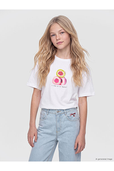 LC Waikiki Trendlucky Girls' T-Shirt with Oval Collar and Printed Design