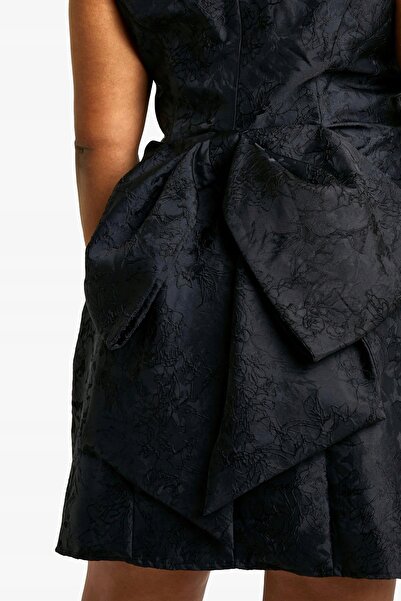 NO BRAND Rochie mini neagră cu bretele, decorată cu fundă, texturată, Boohoo 50