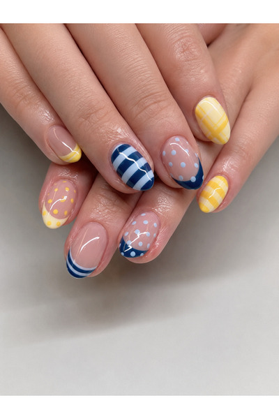Navy Picnic Lacivert Sarı Ekose Desenli Takma Tırnak | 24’lü Badem Press On Nails Seti