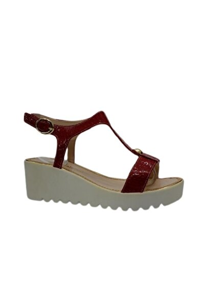 OEM Sanda comoda de culoare rosie din piele lacuita