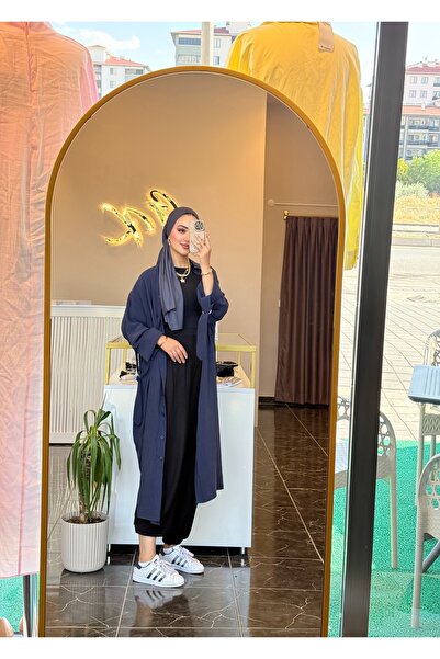 Gizem Karademir Boutique Kolları Kemer Detaylı Kap