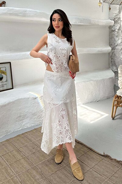 Clothes Fast طقم تنورة وبلوزة بيضاء للنساء مطرزة بالدانتيل بدون أكمام وياقة د...