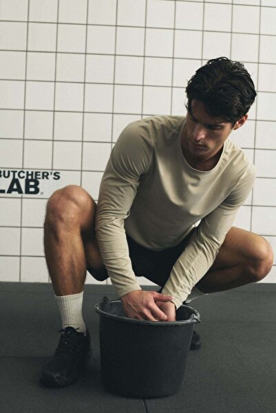 H&M Muscle Fit Sports top with DryMove™