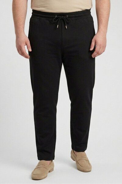 Larsson & Co Men Straight Fit Solid Outdoor Jogger Pants, Black