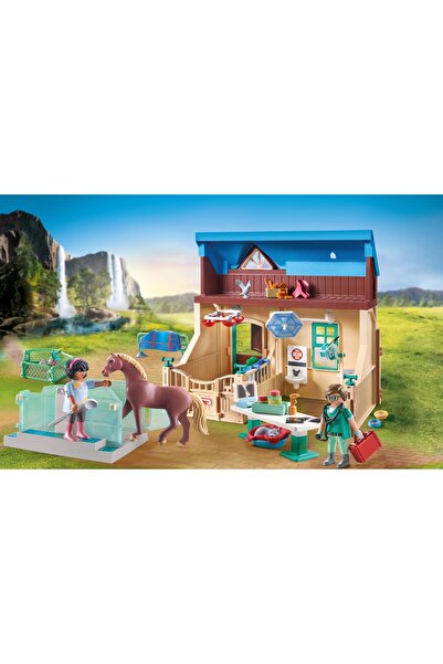 Playmobil HIPOTERAPIE ȘI TRATAMENTE PENTRU ANIMALE + 2 FIGURI ȘI 5 ANIMALE 71352